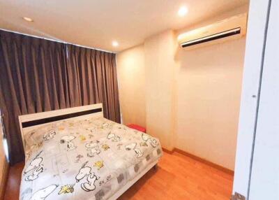 27 Sqm., 1 Bed, 1 Bath Condo listed for ฿ 3,300,000.