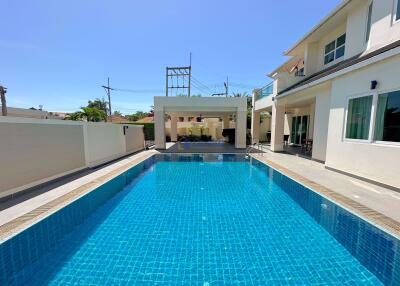 4 Bedrooms bed in House in Green Field Villas 4 in East Pattaya H009034