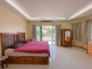 4 Bedrooms bed in House in Green Field Villas 4 in East Pattaya H009034