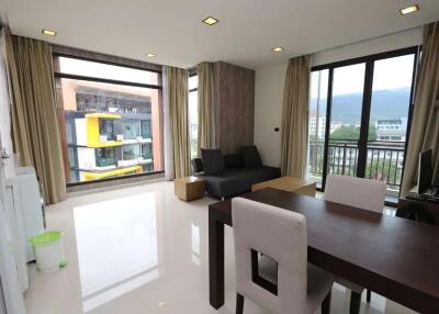 A spacious 1 bedroom condo to rent at The Siri Condominium