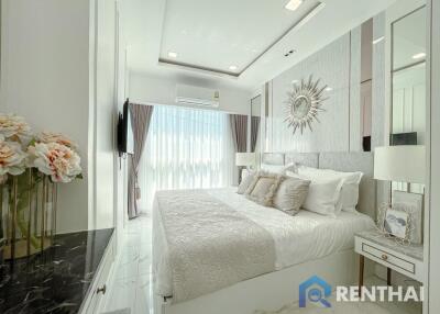 Luxury Condo just a 10 minutes Walk away to the Beach in Jomtien for Sale!