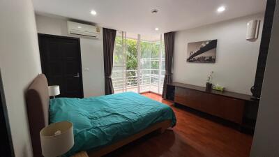 Quiet Condo Sukhumvit 15