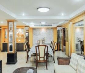 For RENT : Townhouse Phromphong / 4 Bedroom / 4 Bathrooms / 300 sqm / 80000 THB [R11791]