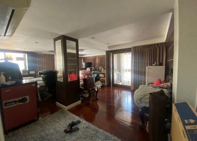For RENT : Townhouse Phromphong / 4 Bedroom / 4 Bathrooms / 200 sqm / 100000 THB [R11792]