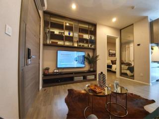 For Rent 1 Bed 1 Bath Condo The Room Sukhumvit 69 only 100m from BTS Phra Khanong