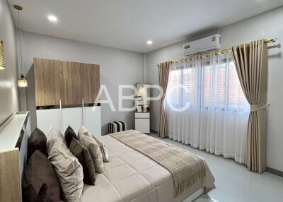 4 Bedrooms 5 Bathrooms House for Sale in Na Jomtien