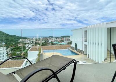 Sea View Freehold 1-Bed Condo in Kata