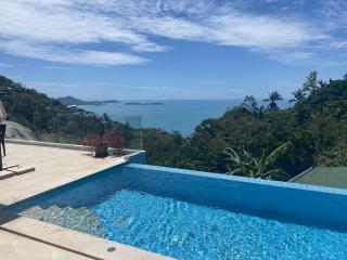 Stunning 4 bedrooms sea view villa for sale located in Chaweng Noi.