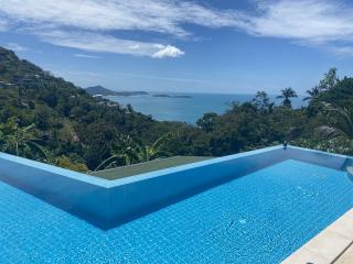 Stunning 4 bedrooms sea view villa for sale located in Chaweng Noi.