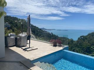 Stunning 4 bedrooms sea view villa for sale located in Chaweng Noi.