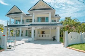 327 ตรม., 3 ห้องนอน บ้าน ราคา ฿ 25,600,000