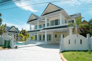 327 ตรม., 3 ห้องนอน บ้าน ราคา ฿ 25,600,000