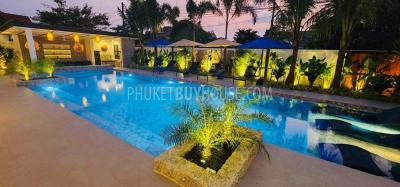 RAW7337: Five Bedroom Pool Villa in Rawai