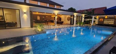 RAW7337: Five Bedroom Pool Villa in Rawai