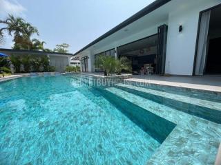 RAW7337: Five Bedroom Pool Villa in Rawai