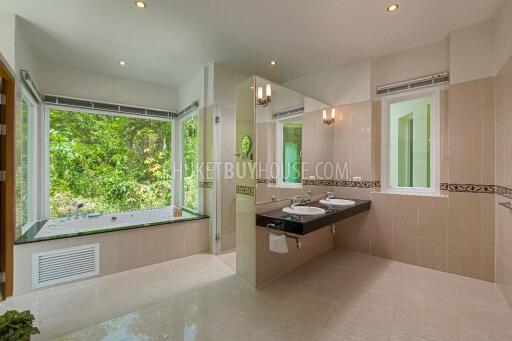 EAS7243: Luxurious Three Bedroom Pool Villa in Ao Po