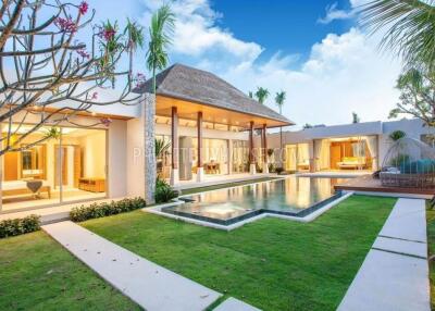 LAY7235: Four Bedroom Luxurious Villa in Layan