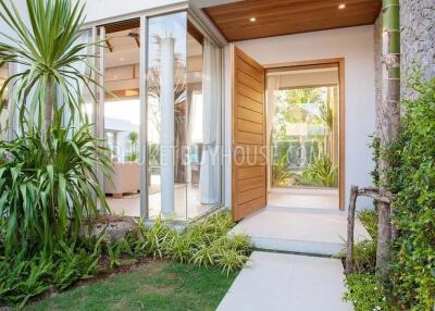 LAY7235: Four Bedroom Luxurious Villa in Layan