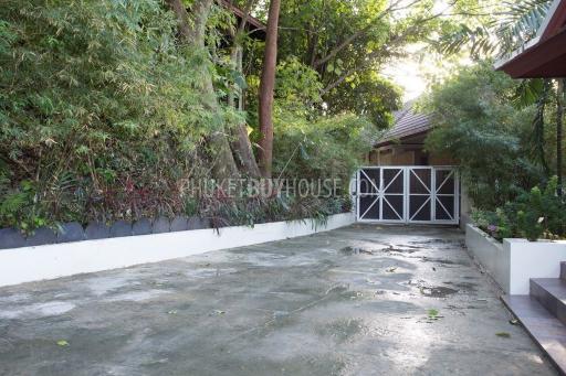 PAT7206: Three Bedroom Villa on a Hill Above Patong