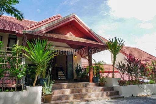 PAT7206: Three Bedroom Villa on a Hill Above Patong