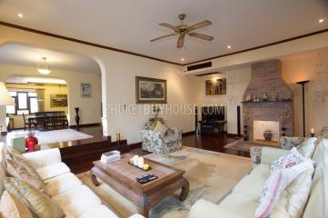 PAT7206: Three Bedroom Villa on a Hill Above Patong