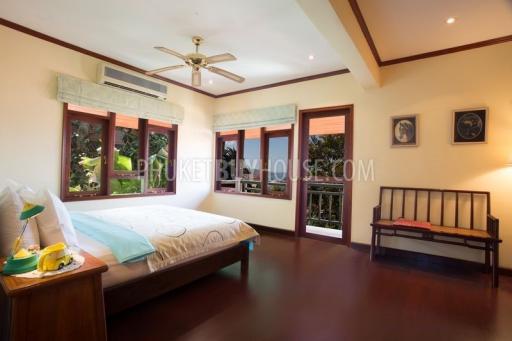 PAT7206: Three Bedroom Villa on a Hill Above Patong