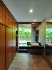 NAI7183: 4 Bedroom Pool Villa in Nai Harn