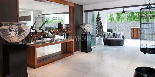 SUR7152: Luxurious 5-Bedrooms Apartment near Surin Beach