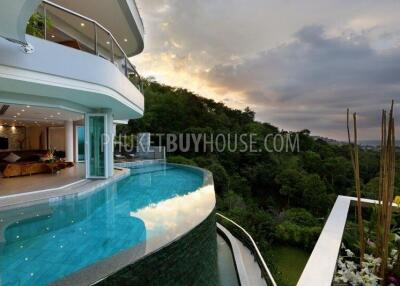 SUR7100: Elegant 9-Bedroom Villa in Surin Area