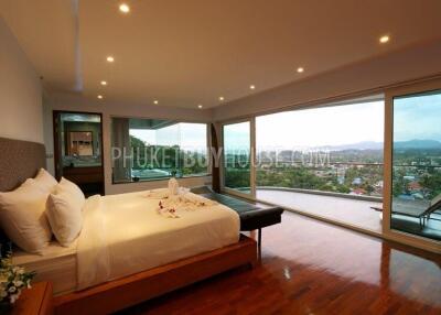 SUR7100: Elegant 9-Bedroom Villa in Surin Area