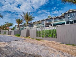 BAN7029: 2-bedroom Apartment Beachfront in Bang Tao