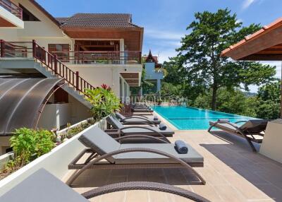 PAT7022: 7-bedroom Villa with View at Patong