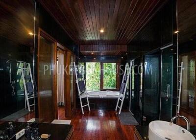 SUR6932: Lakeside villa in Surin