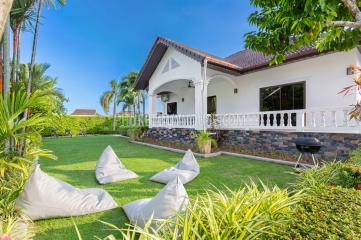 CHA6901: 5 bedroom villa with a large plot of land in Chalong