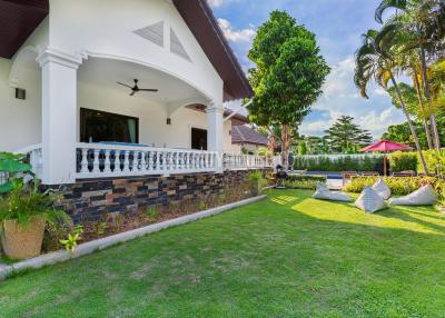 CHA6901: 5 bedroom villa with a large plot of land in Chalong