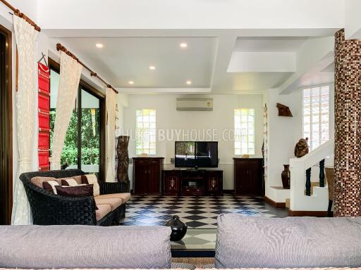 NAI6799: 4 bedroom villa surrounded by a tropical garden in Nai Harn area