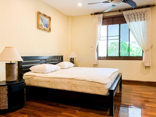 NAI6799: 4 bedroom villa surrounded by a tropical garden in Nai Harn area