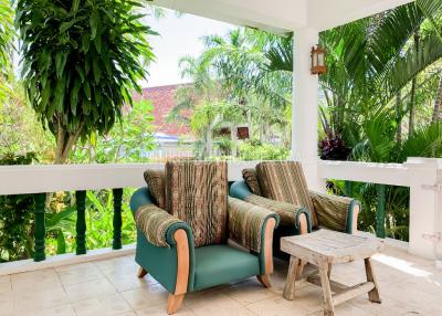 NAI6799: 4 bedroom villa surrounded by a tropical garden in Nai Harn area