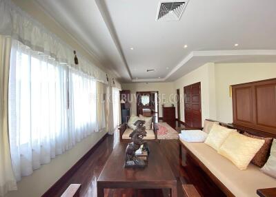 SUR6769: 5 Bedroom Villa in Surin