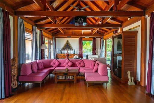 SUR6464: Luxury Villa with Sea View in Surin Area