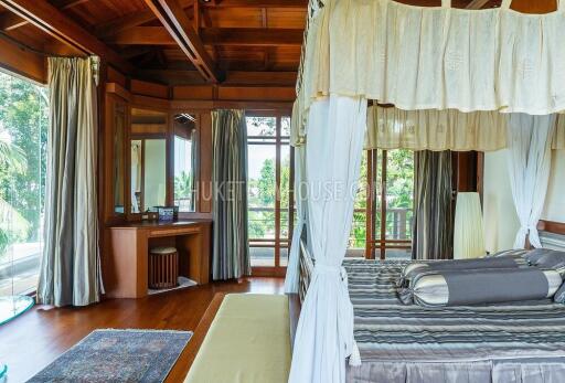 SUR6464: Luxury Villa with Sea View in Surin Area