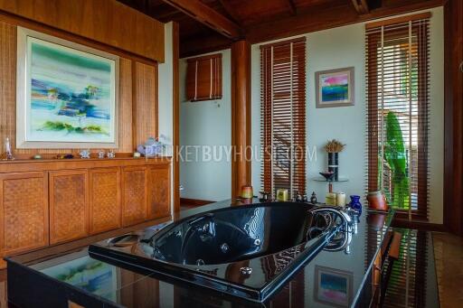 SUR6464: Luxury Villa with Sea View in Surin Area