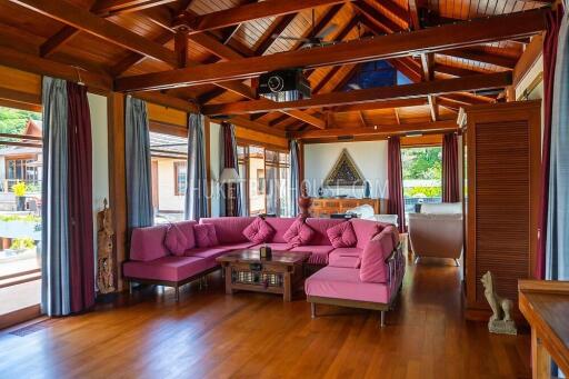 SUR6464: Luxury Villa with Sea View in Surin Area