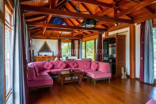 SUR6464: Luxury Villa with Sea View in Surin Area