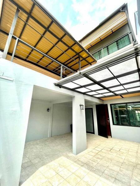 For Rent Bangkok Town House Sukhumvit BTS Thong Lo Watthana