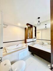 For Rent Bangkok Town House Sukhumvit BTS Thong Lo Watthana