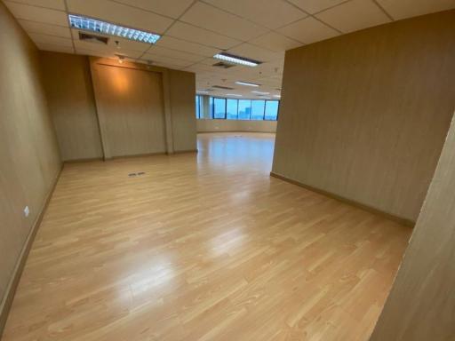 For Rent Bangkok Office Petchaburi BTS Phrom Phong MRT Petchaburi Huai Khwang