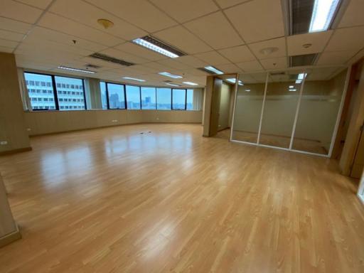 For Rent Bangkok Office Petchaburi BTS Phrom Phong MRT Petchaburi Huai Khwang