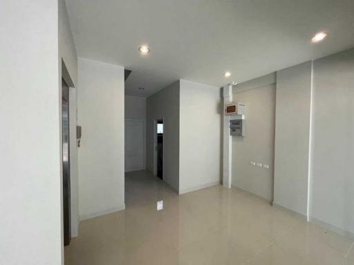 For Rent Bangkok Home Office Sukhumvit 77 BTS Srinuch Prawet