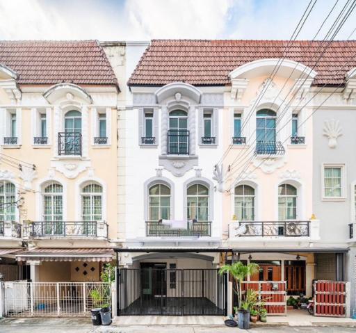 For Sale Bangkok Town House Baan Klang Muang Monte-Carlo Kamphaeng Phet 6 MRT Chatuchak Chatuchak